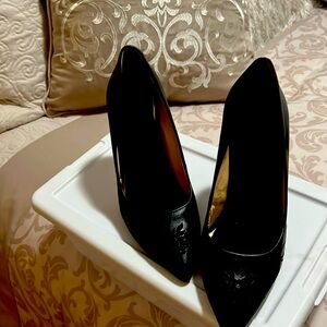 Nice and comfortable shoes, hardly worn